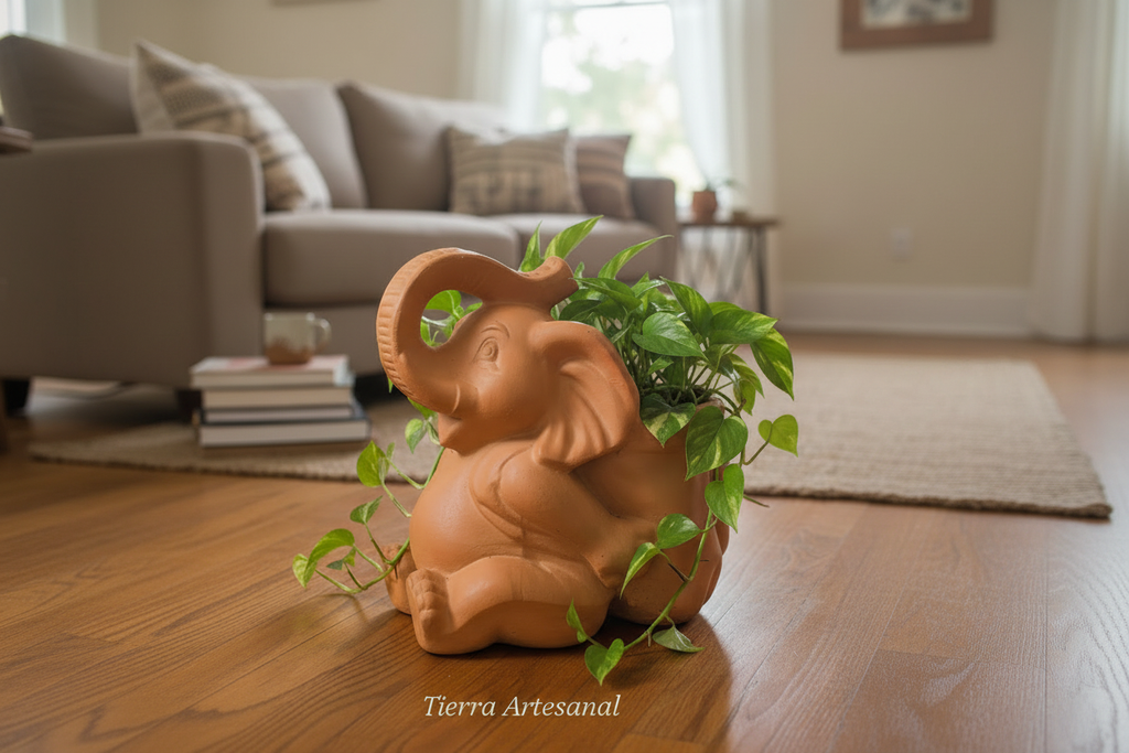 Matera elefante con planta marca de agua Tierra Artesanal